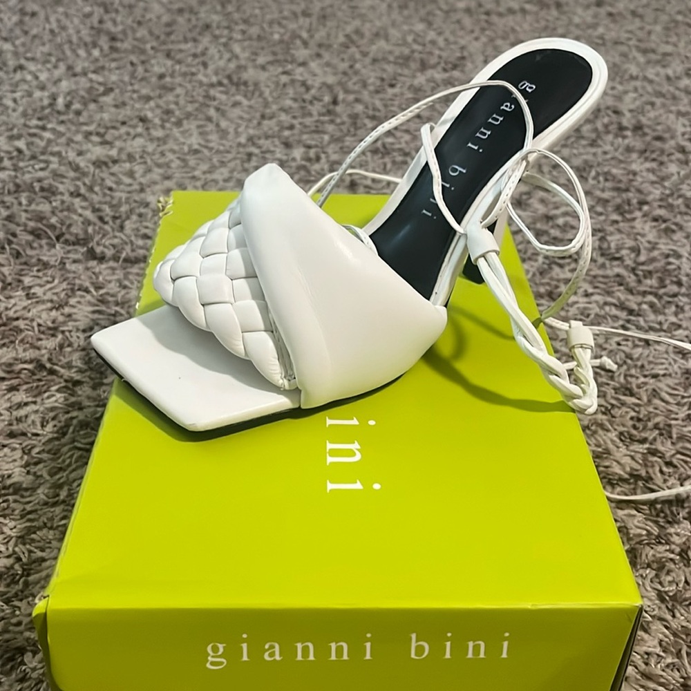 White Strappy Sandals 🔥